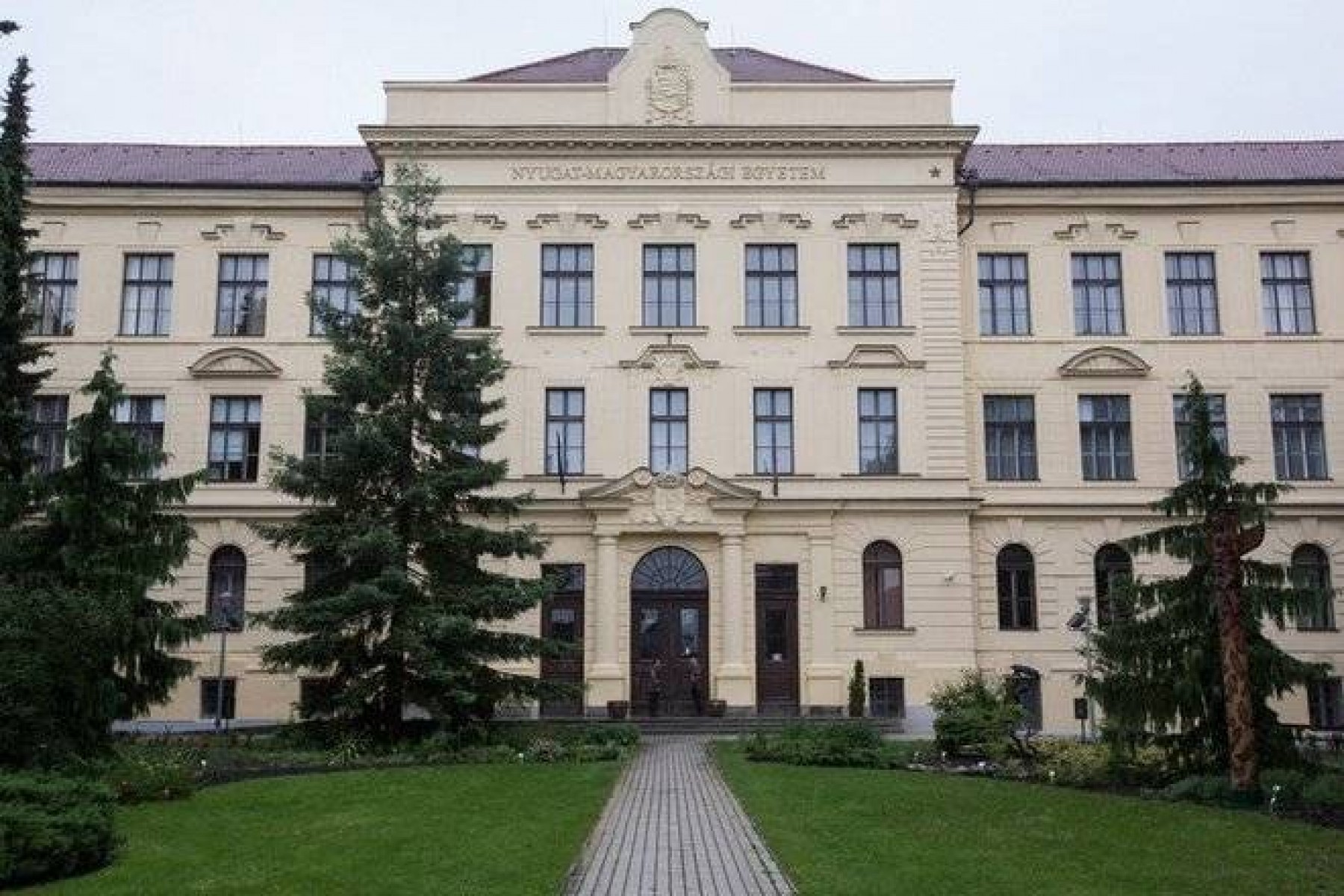 Pályázatot hirdetett az Erdészeti és Faipari Képzést Támogató Alapítvány