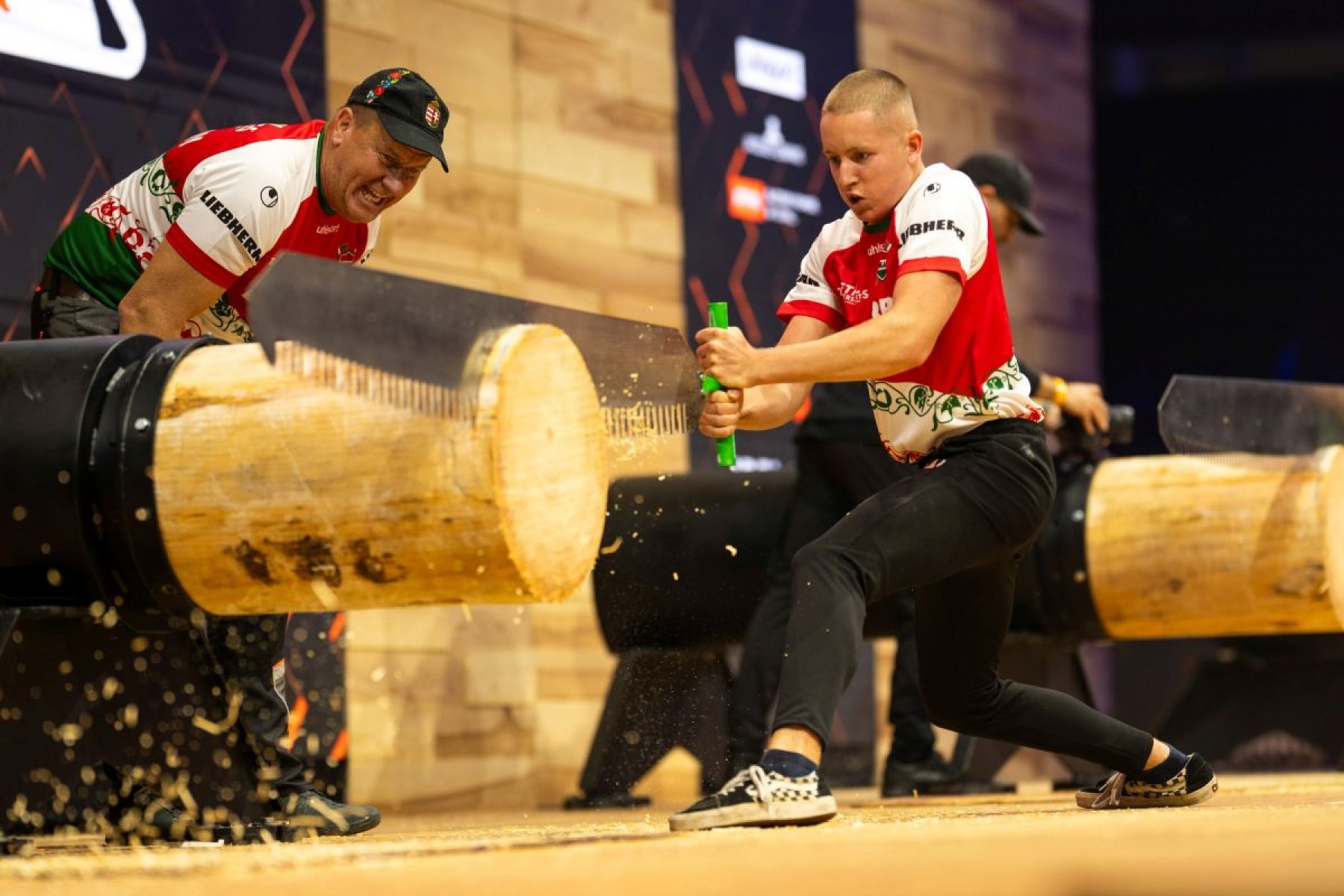 Budapestre érkeznek a világ legjobb sportfavágói