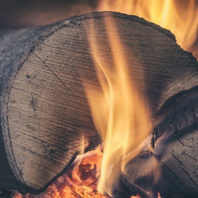 Támogatást ad tűzifára a rászorulóknak a szekszárdi önkormányzat
