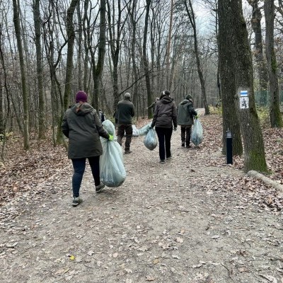 Egyetemisták tisztították meg a Tanulmányi Erdőgazdaság erdeit