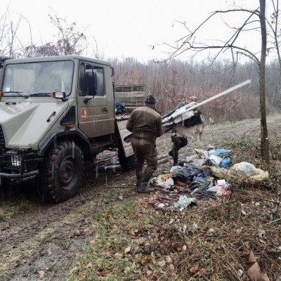 Erdészek majdnem 200 kg illegálisan lerakott hulladékot gyűjtöttek össze
