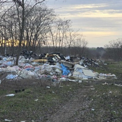 Vadásztársaság is csatlakozott az illegálisan lerakott hulladék felszámolásához